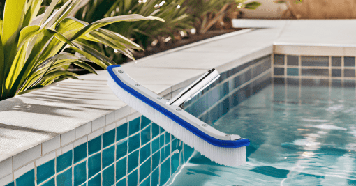 Deep Blue Pro 18-Inch Aluminum Back Pool Brush - Image 4